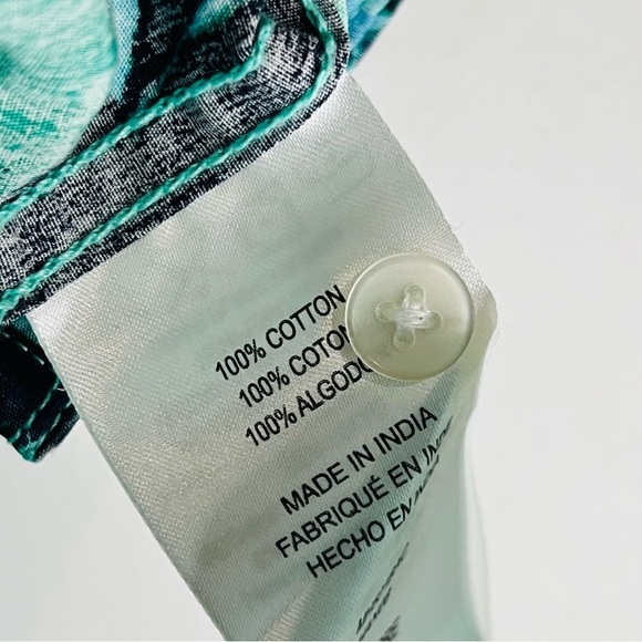 RVCa Green Camo Lightweight Button Up S - Picture 4 of 5